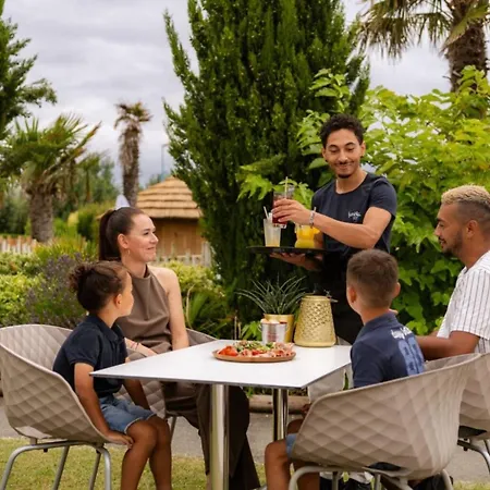 Campingplatz Mobil Clim, Confortable - 6 Pers. - Api-1-52-2517 Saint-Jean-de-Monts